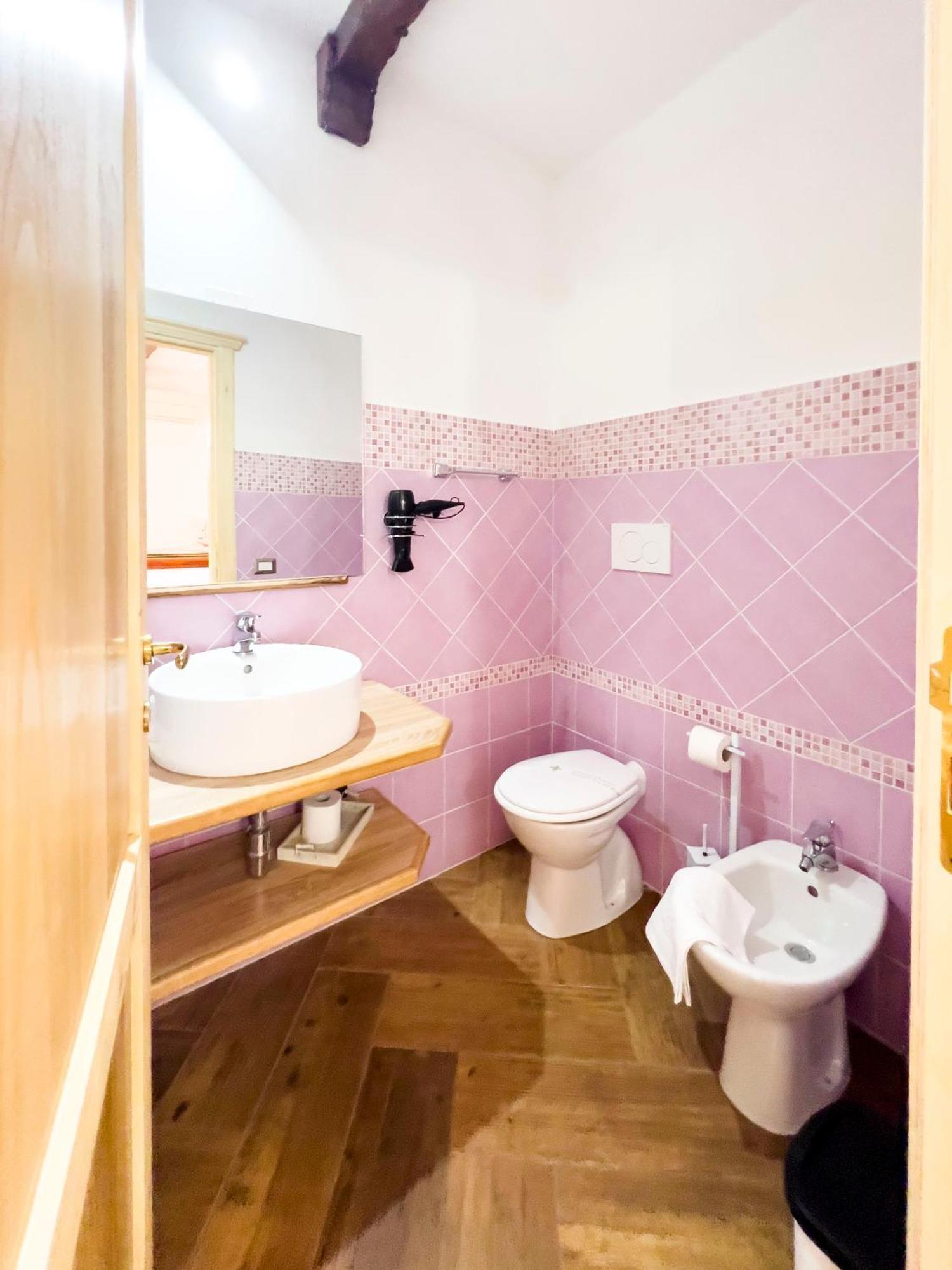 La Torre Del Pozzo Guest House Bosa Exterior photo